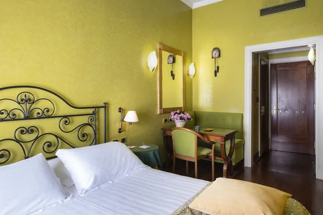 غرفة سوبيريور بسرير كوين، Art Hotel Orologio 3/10