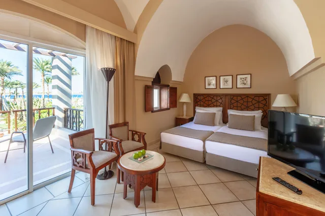 غرفة سوبيريور ثلاثية بإطلالة على البحر، Iberotel Makadi Beach - All Inclusive 2/2