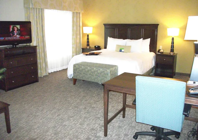 Studio, King Bed, Sofa, Hampton Inn Suites Manteca 1/10