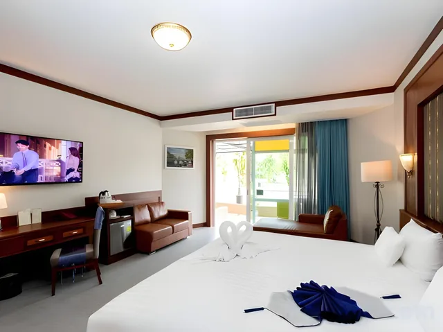 Executive, Suite, Pool Front، Erawan Hotel 1/1