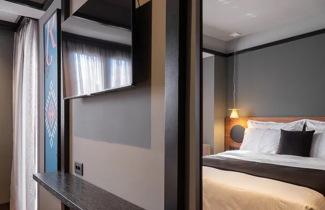 Exclusive, Escape, City, Suite, Queen Bed, 2 Sofa, Sofa، 3 Pines Design Living 1/6