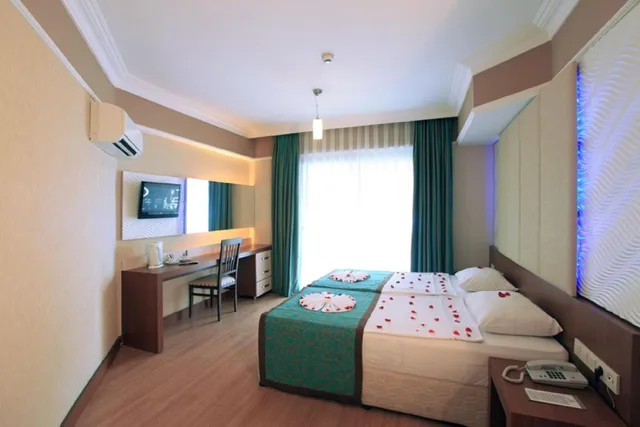 غرفة بسرير مزدوج بإطلالة على البحر، Tac Premier Hotel Spa 2/10