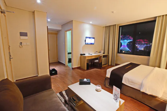 غرفة عائلية بسرير كينج وسريرين منفصلين، Padjadjaran Suites Resort Convention 1/1