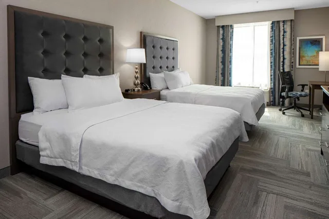 جناح بسرير كوين بحوض استحمام لذوي الإعاقة، Homewood Suites by Hilton Greensboro Wendover 1/2