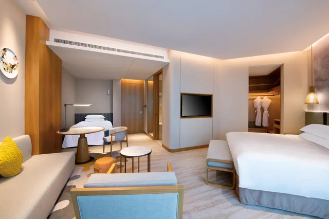 Premium, King Bed, with Child Extra Bed، Crowne Plaza Huzhou 5/6