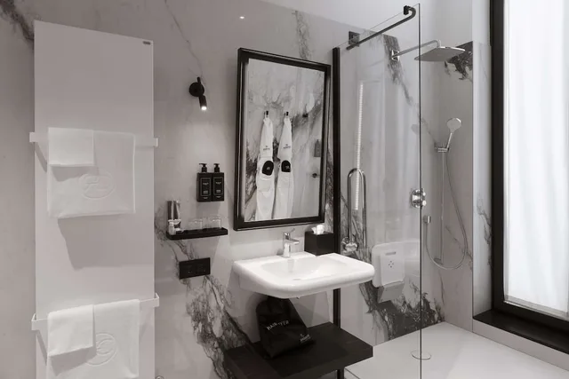 Collection, Premium, King Bed، Radisson Collection Hotel, Palazzo Touring Club Milan 6/8