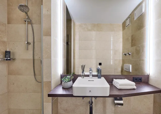Business, Plus, Double Bed, Balcony or Terrace، Living Hotel Nurnberg 5/8