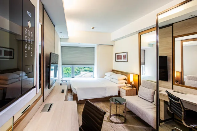 Studio, Queen Bed, Mountain View, Sofa, Royal View Hotel 2/2