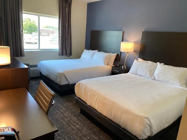 غرفة بسريرين كوين، Cobblestone Inn & Suites - Forest City 2/16