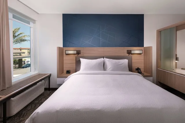 جناح بسرير كينج مع أريكة، SpringHill Suites by Marriott Amelia Island 1/4