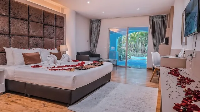 Premier, King Bed, Pooh Beach Resort and Spa 4/10