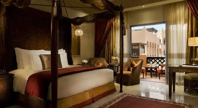 غرفة ديلوكس بسرير مزدوج أو سريرين منفصلين، Sharq Village & Spa, a Ritz-Carlton Hotel 1/1