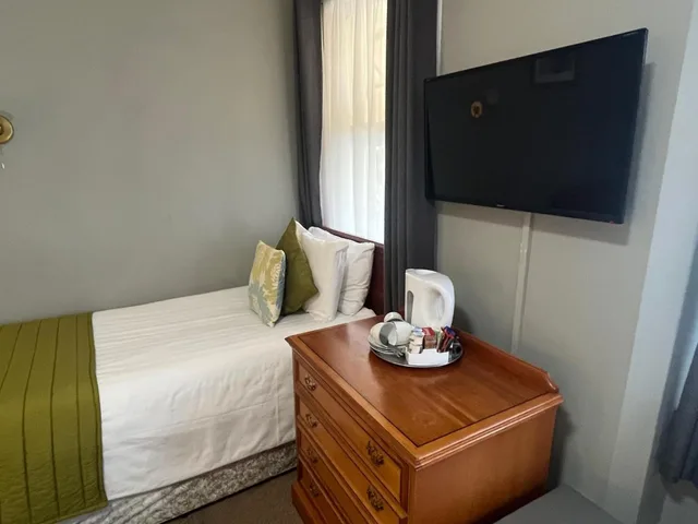 غرفة بسريرين منفصلين، Sorrento Hotel 4/9