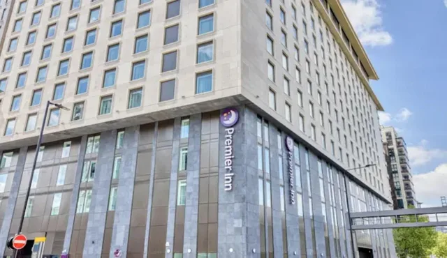 غرفة تُحدَّد عند الوصول، Premier Inn London Paddington (Paddington Basin) Hotel 1/1