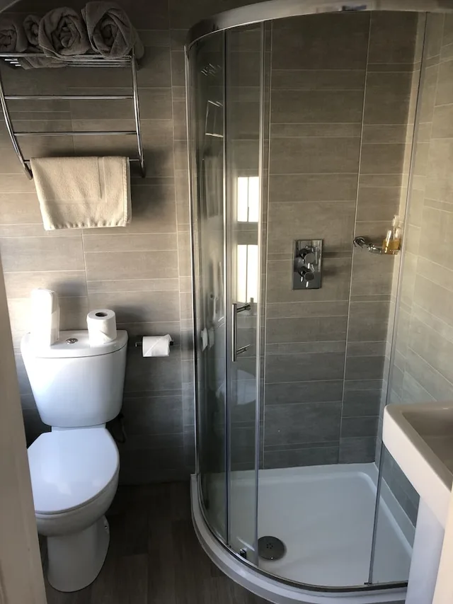 Room, Double Bed, Newton House 6/6