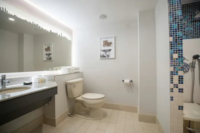 غرفة بسرير مزدوج، Renaissance New York Times Square Hotel 3/5