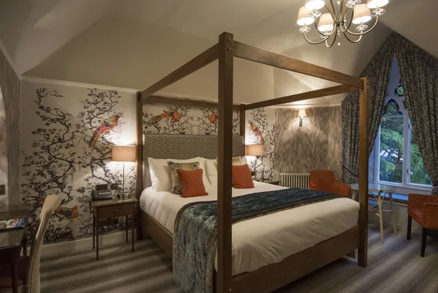 غرفة سوبيريور بسرير كينج، Cedar Manor Hotel & Restaurant 2/3