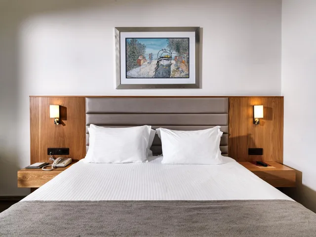 غرفة عائلية بسرير مزدوج بإطلالة على المرسى، St Raphael Resort and Marina 6/10