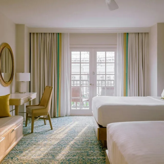Emerald Bay, 2 Queen Beds, Atrium View, Balcony، Gaylord Palms Resort & Convention Center 1/3