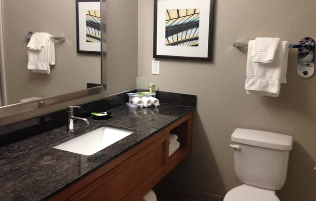 غرفة قياسية بسرير كينج، Holiday Inn Express And Suites Fraser Winter Park Area Formerly the Pinnacle Lodge 7/8