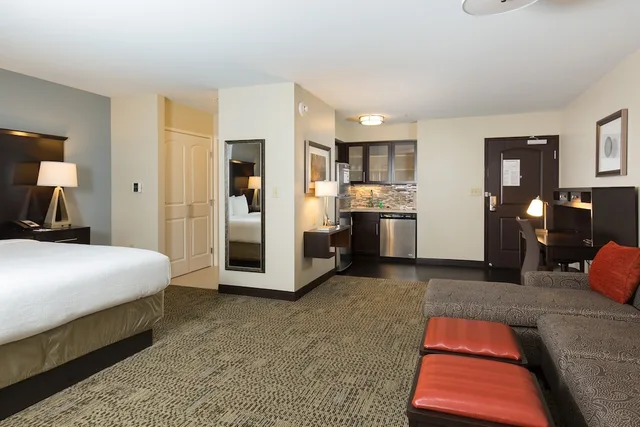 جناح استوديو بسرير كينج بمطبخ لذوي الإعاقة، Staybridge Suites Corona South 3/8