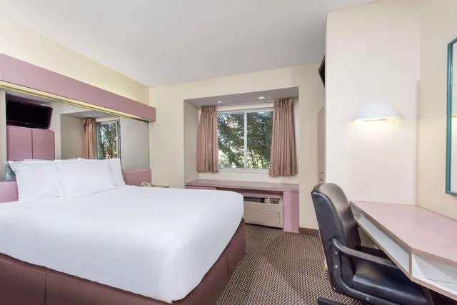 غرفة أساسية بسرير كوين للمدخنين لذوي الإعاقة، Knights Inn Allentown 3/10