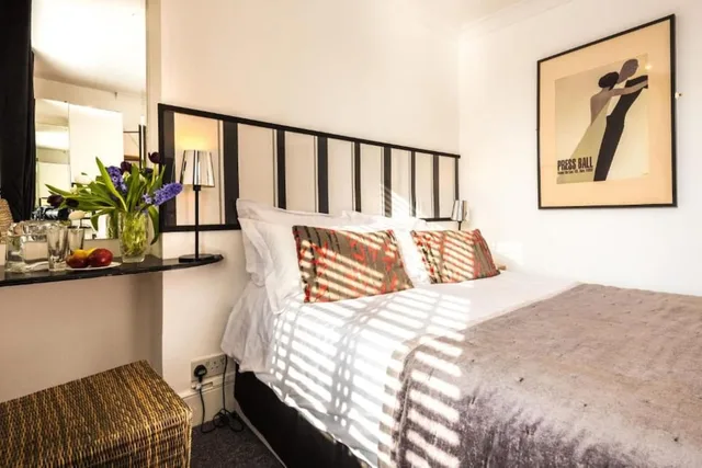 Room, Double Bed, Small, Paskins Brighton 1/3