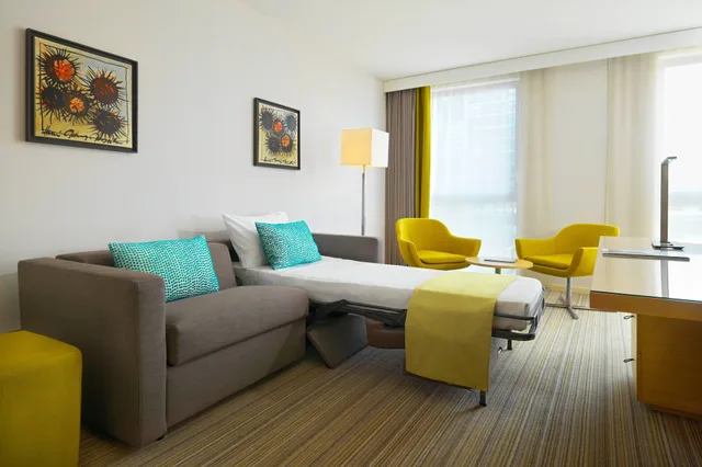 جناح جونيور بسريرين كوين مع أريكة، Courtyard Montpellier 5/7