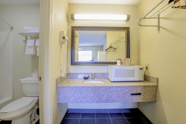 غرفة بسرير كوين، Budget Inn By OYO Natural Bridge I-81 6/7