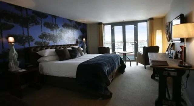غرفة فاخرة بسرير كينج بإطلالة على المرسى، Salthouse Harbour Hotel 1/2