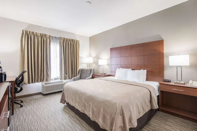 غرفة بسرير كينج لذوي الإعاقة، Quality Inn & Suites Lodi I-90 2/3
