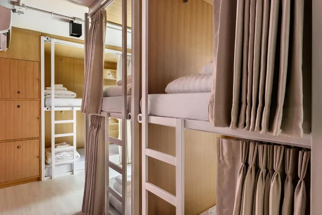 غرفة عائلية بأسرّة بطابقين بحمام مشترك، Travelier Hostel 1/1