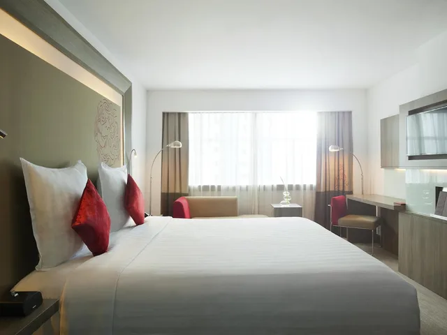 Premier, Twin Beds, Executive Level, Novotel Jakarta Gajah Mada 3/8