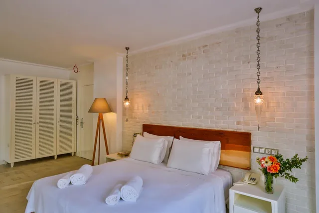 غرفة ديلوكس بسرير مزدوج بإطلالة على البحر بشرفة، Arnna Hotel 8/10