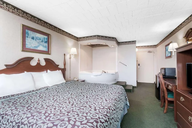 جناح بسرير كينج، Days Inn by Wyndham Tannersville 1/2