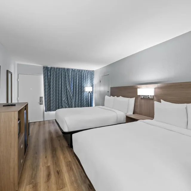 غرفة رباعية، Econo Lodge Daytona Beach - Speedway 1/5