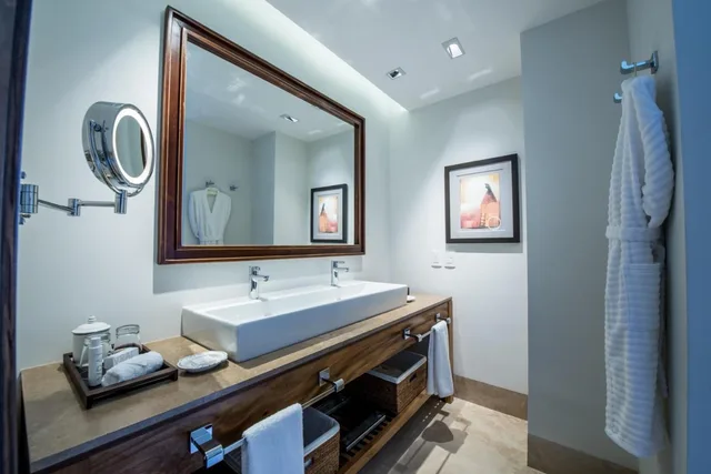 Superior, Suite, Square Small Luxury 7/8