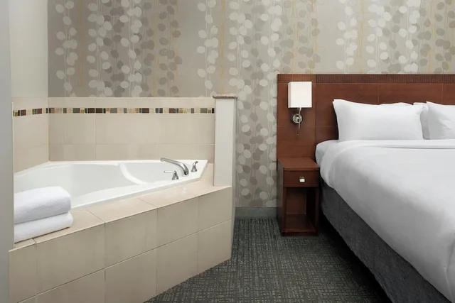 غرفة ديلوكس بسرير كينج، Courtyard By Marriott Chico 6/6