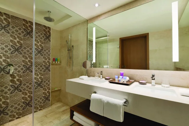 Room, King Bed, Ocean View, Sofa, HYATT ZIVA CANCUN 4/4