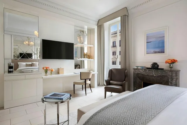 جناح ركني بسرير كينج بإطلالة على المدينة، The St Regis Rome 8/10
