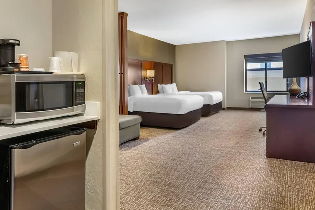 Suite, 2 Queen Beds, Accessible, Comfort Suites Florence - Cincinnati South 4/7