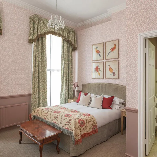 غرفة سوبيريور بسرير مزدوج، The Royal Hotel 4/10