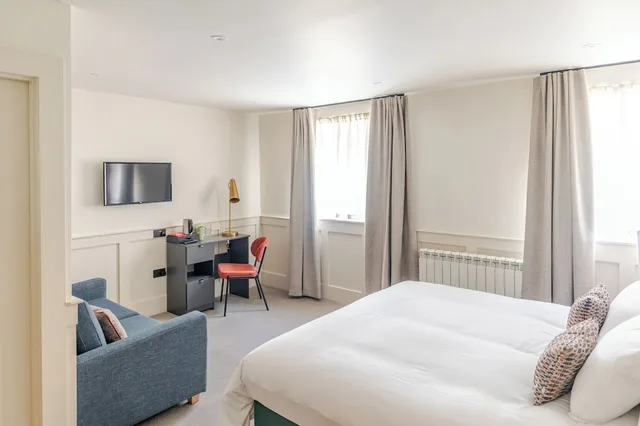 Four Poster, King Bed, Sofa، Brooks Hotel Edinburgh 3/8