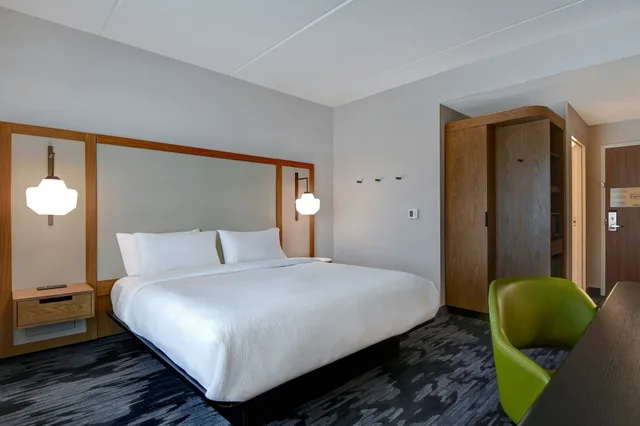 غرفة بسرير كينج، Fairfield Inn & Suites by Marriott Selinsgrove 1/1