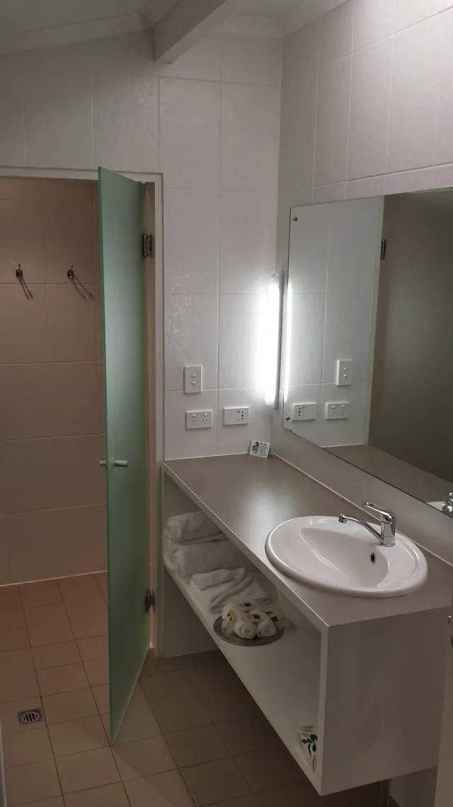 غرفة قياسية بسرير كوين وسرير فردي، McLaren Vale Motel and Apartments 5/7