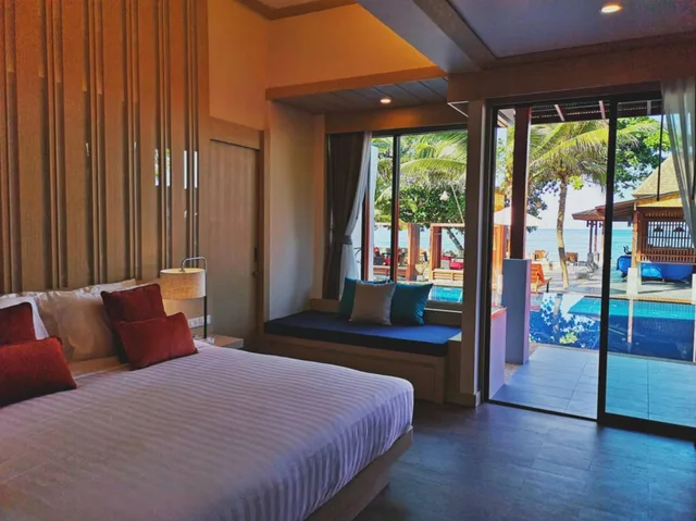 Room, Double Bed, Beach Front, Pool Access، Lanta Sand Resort And Spa 5/10
