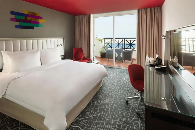غرفة قياسية بإطلالة على البحر بشرفة، بارك إن باي راديسون الدمام(Park Inn By Radisson Dammam.) 2/6