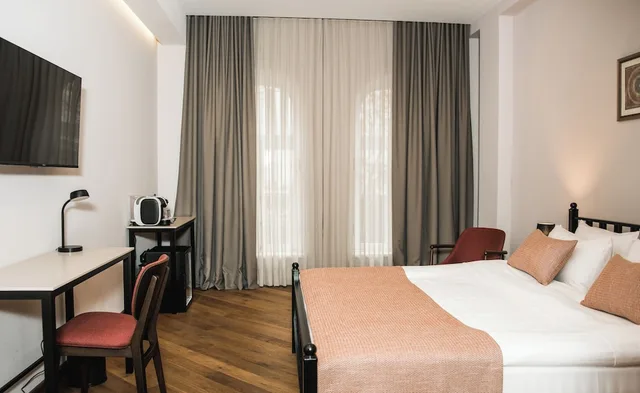 غرفة كومفورت مزدوجة، Makmani Hotel 1/5