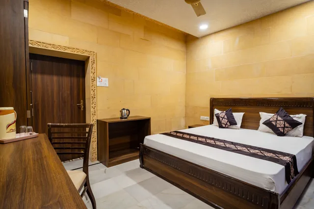 Super, Deluxe، Hotel Akashdeep 1/4