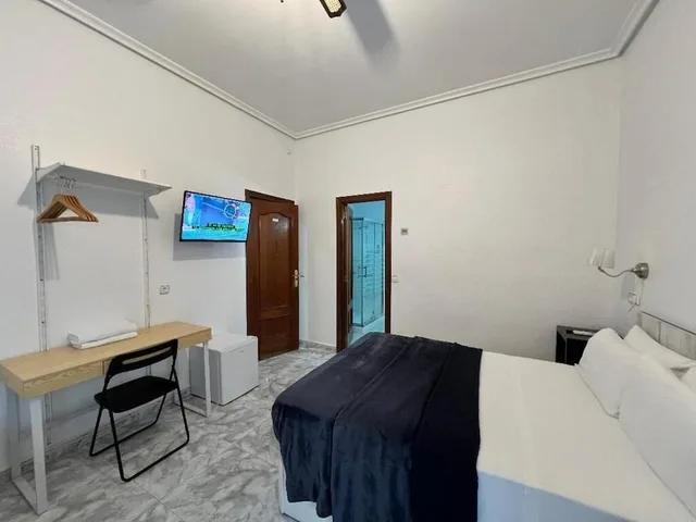 غرفة بسرير مزدوج بحمام خاص، Hostal Palacios Fuencarral 8/10
